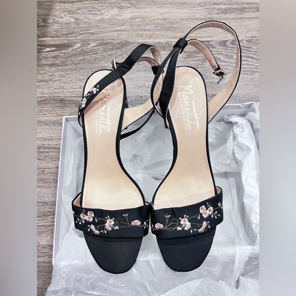 Nanette Lepore Floral Sandle in Size 9.5